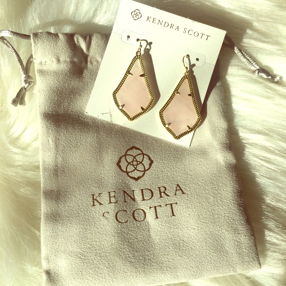 SOLD Kendra Scott earrings